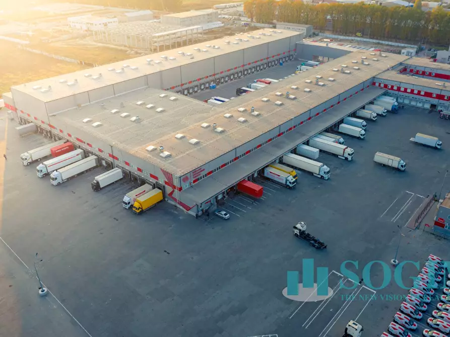 Immagine 11 di Capannone industriale in affitto  a Lodi