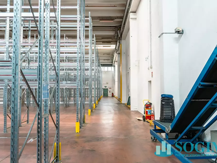 Immagine 8 di Capannone industriale in affitto  in Via Giovanni Paolo II 1 a Colverde