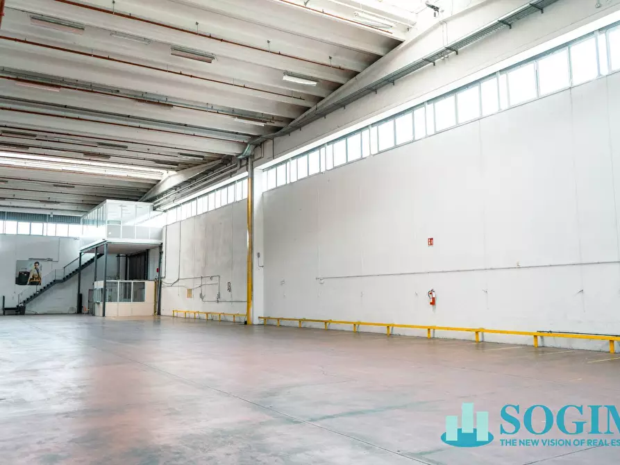 Immagine 14 di Capannone industriale in affitto  in Via Giovanni Paolo II 1 a Colverde