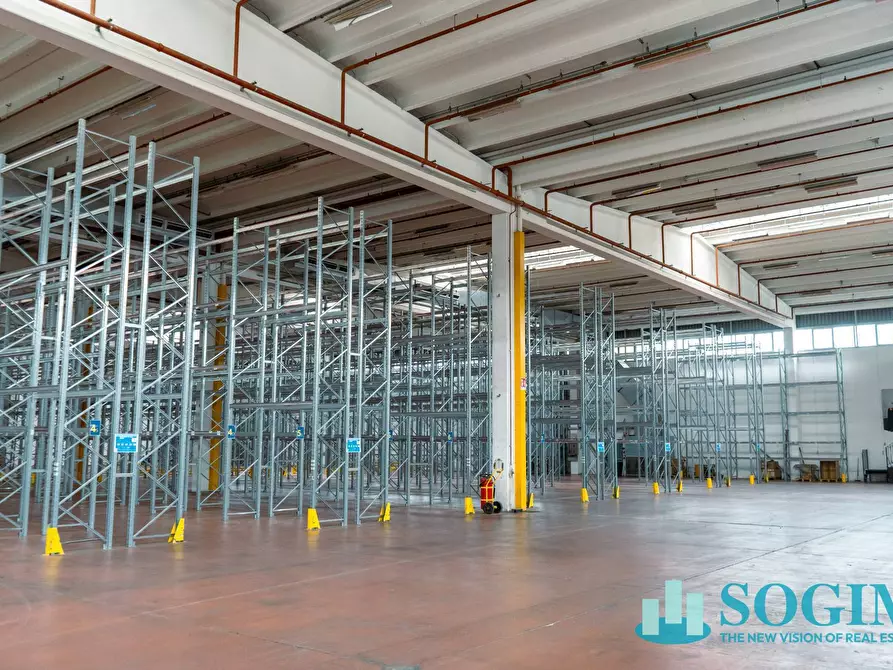 Immagine 16 di Capannone industriale in affitto  in Via Giovanni Paolo II 1 a Colverde