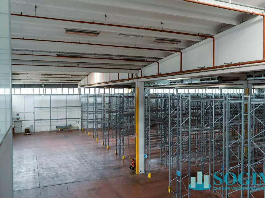 Immagine 17 di Capannone industriale in affitto  in Via Giovanni Paolo II 1 a Colverde