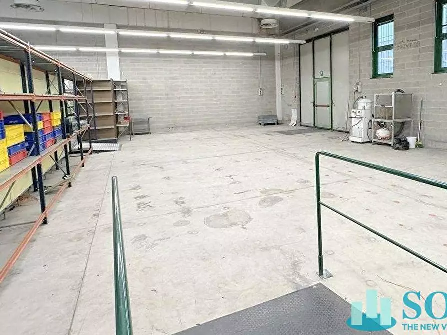 Immagine 6 di Capannone industriale in vendita  in Cellini 5 a Villasanta