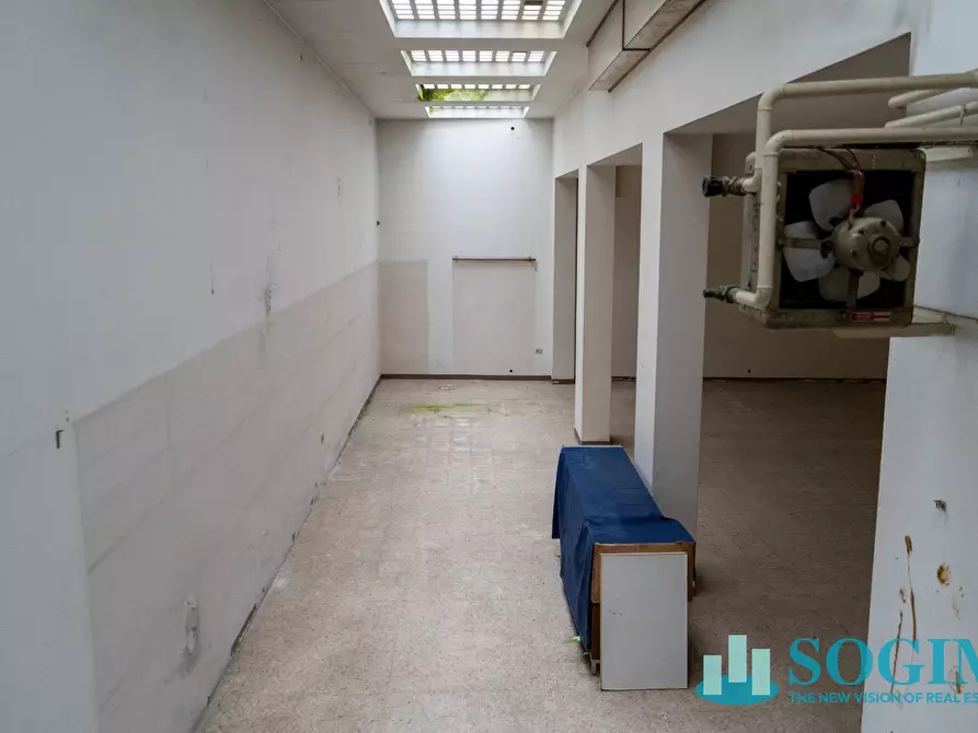 Immagine 14 di Locale commerciale in affitto  in via Vittorio Emanuele 14 a Lazzate