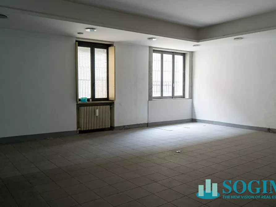 Immagine 19 di Locale commerciale in affitto  in via Vittorio Emanuele 14 a Lazzate