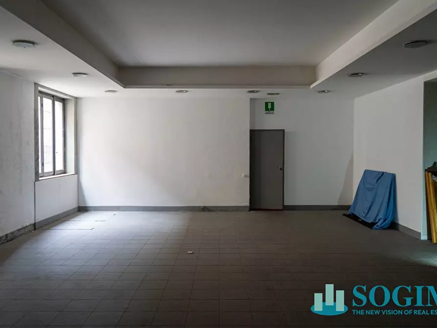Immagine 21 di Locale commerciale in affitto  in via Vittorio Emanuele 14 a Lazzate