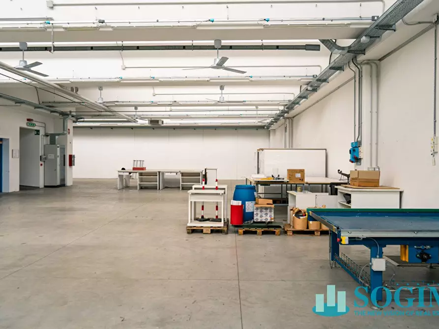 Immagine 21 di Capannone industriale in affitto  in Via Trieste 14 a Olgiate Comasco