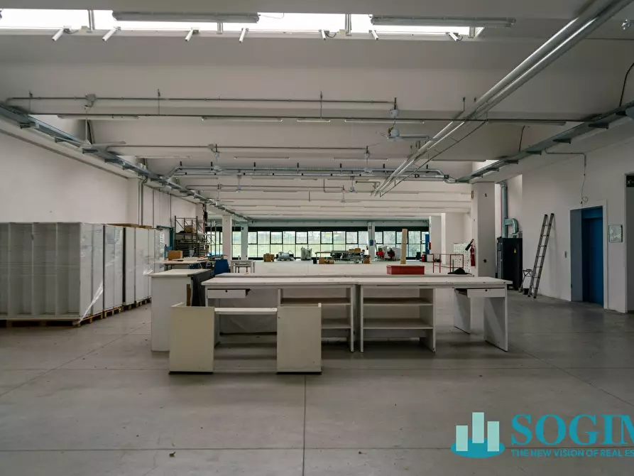 Immagine 22 di Capannone industriale in affitto  in Via Trieste 14 a Olgiate Comasco