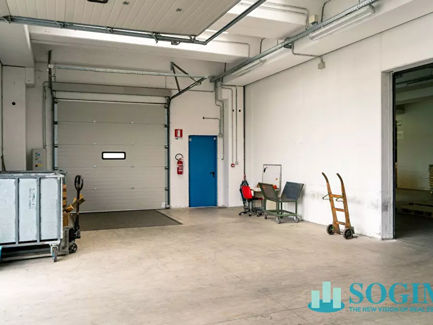 Immagine 4 di Capannone industriale in affitto  in Via Trieste 14 a Olgiate Comasco