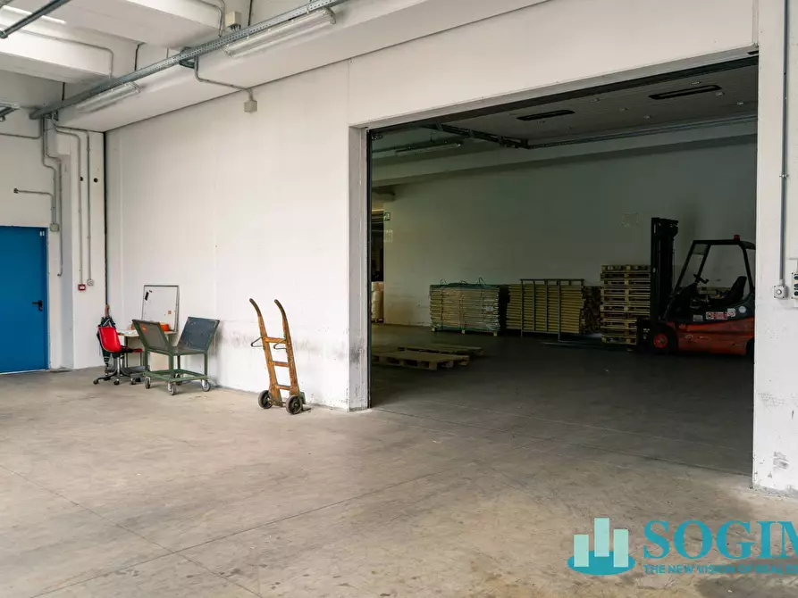 Immagine 5 di Capannone industriale in affitto  in Via Trieste 14 a Olgiate Comasco