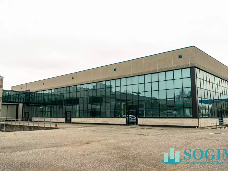Immagine 23 di Capannone industriale in affitto  in Via Trieste 14 a Olgiate Comasco