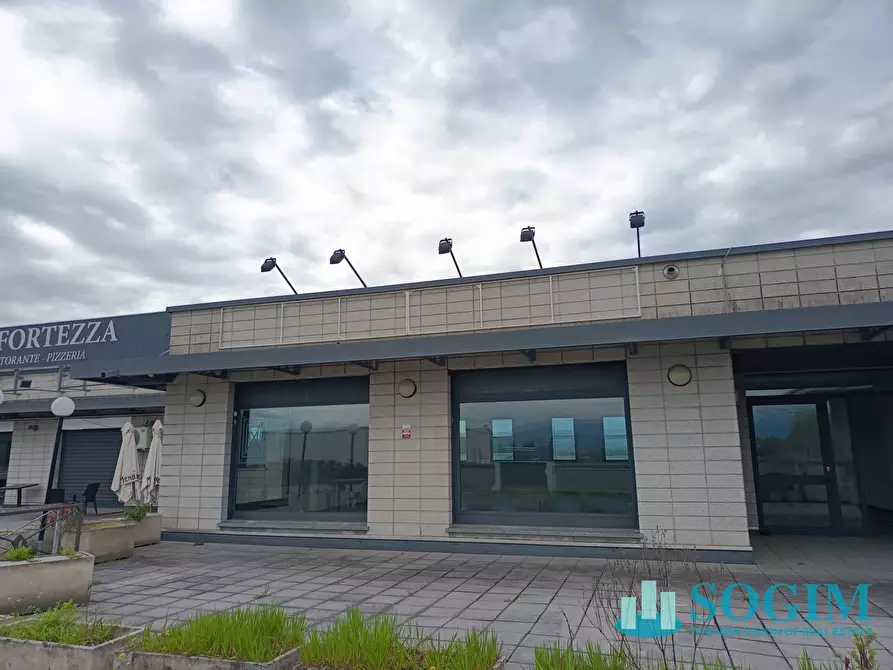 Immagine 7 di Negozio in affitto  in Via del Commercio 4 a Bellusco