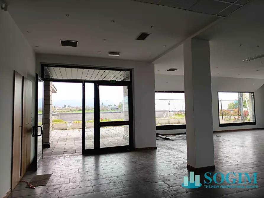 Immagine 12 di Negozio in affitto  in Via del Commercio 4 a Bellusco