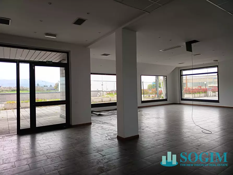 Immagine 13 di Negozio in affitto  in Via del Commercio 4 a Bellusco