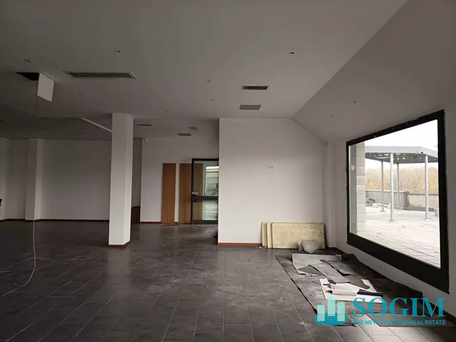 Immagine 14 di Negozio in affitto  in Via del Commercio 4 a Bellusco