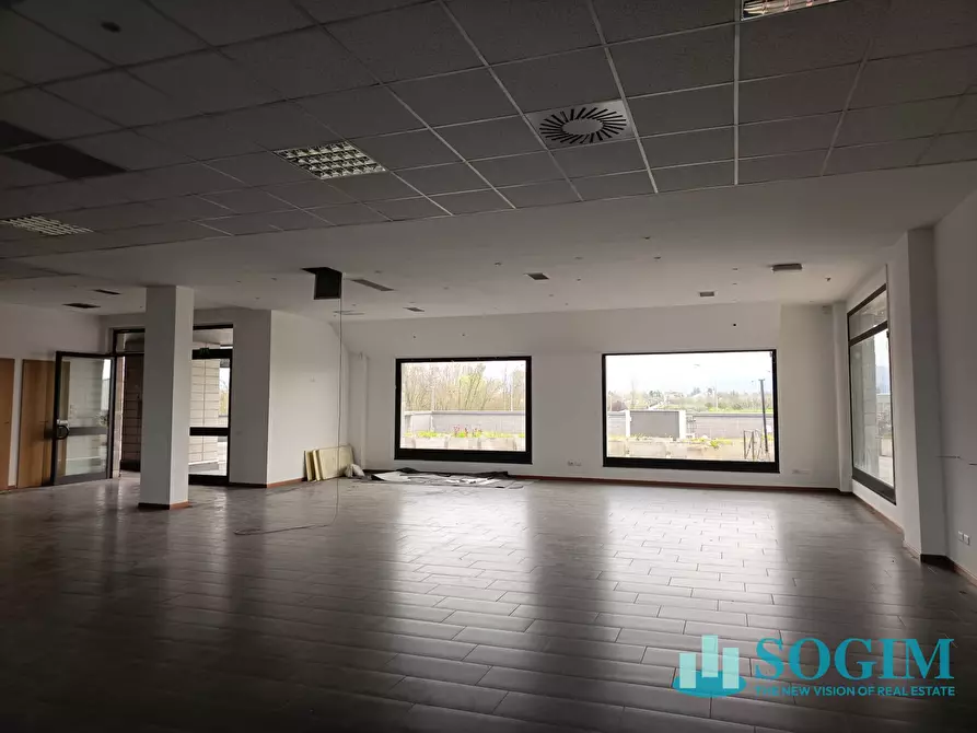 Immagine 17 di Negozio in affitto  in Via del Commercio 4 a Bellusco