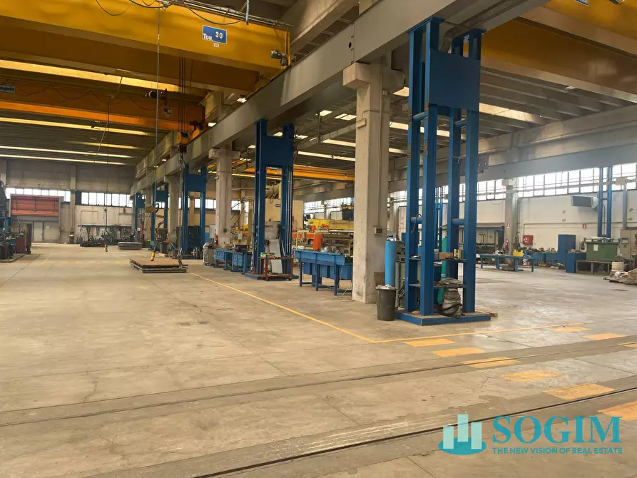 Immagine 2 di Capannone industriale in vendita  in Str. per Cascina Restelli a Aicurzio