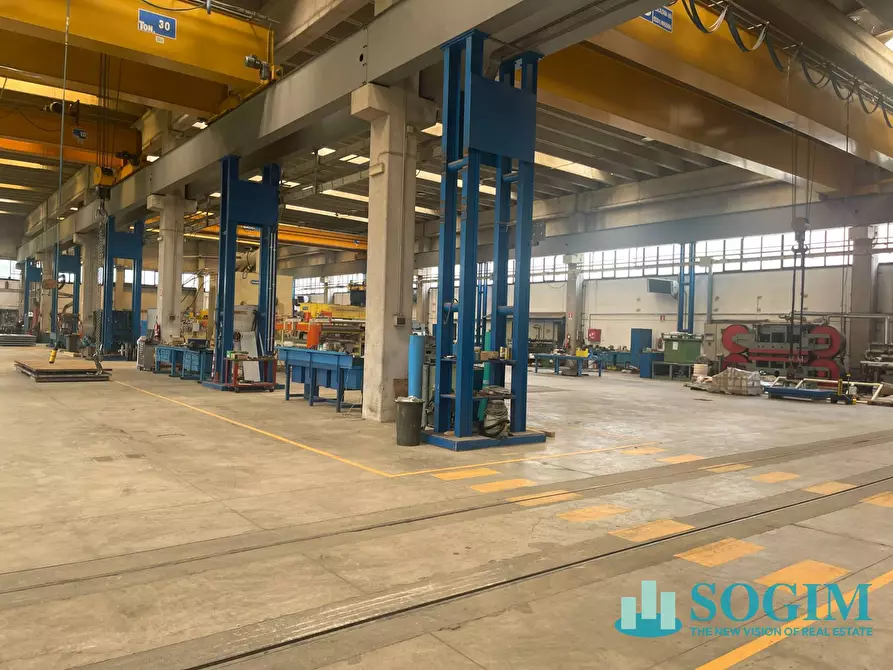Immagine 3 di Capannone industriale in vendita  in Str. per Cascina Restelli a Aicurzio