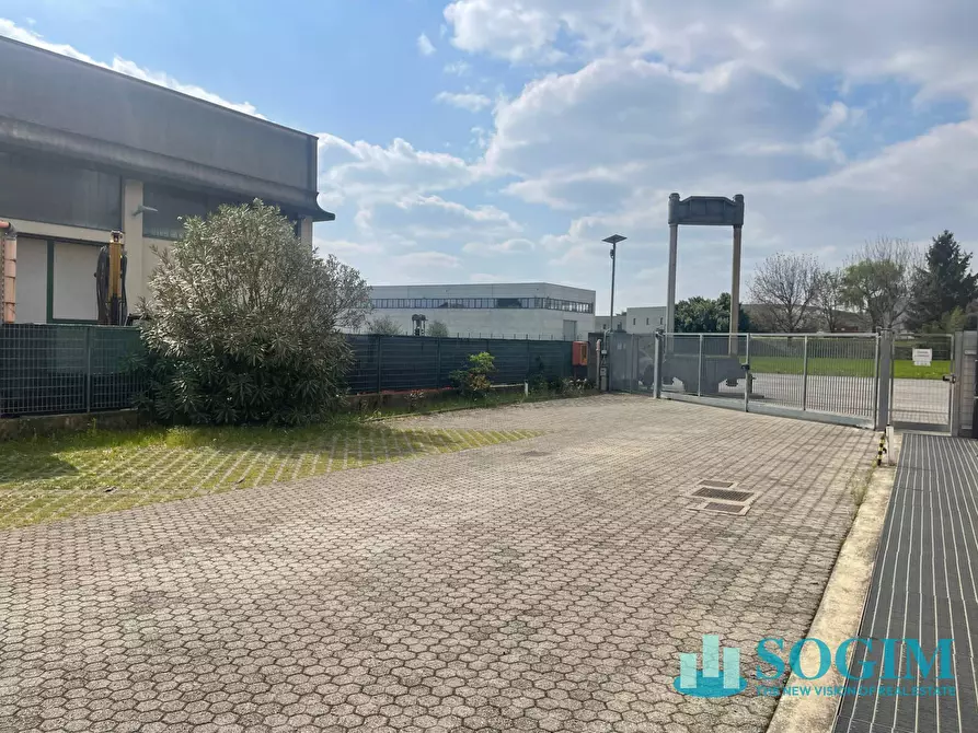 Immagine 23 di Capannone industriale in vendita  in Str. per Cascina Restelli a Aicurzio