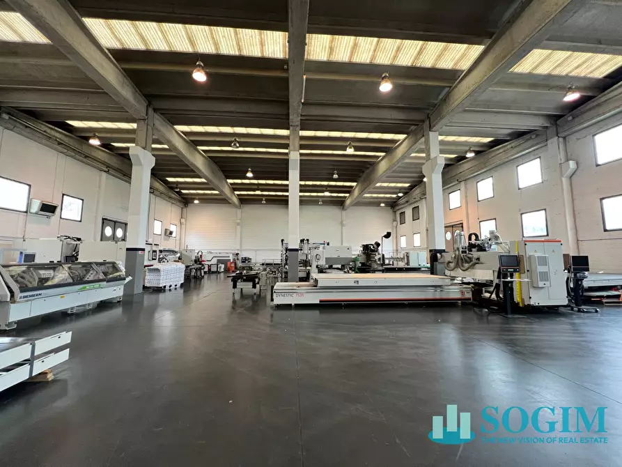 Immagine 2 di Capannone industriale in affitto  in via dell'artigianato 25 a Sesto Calende