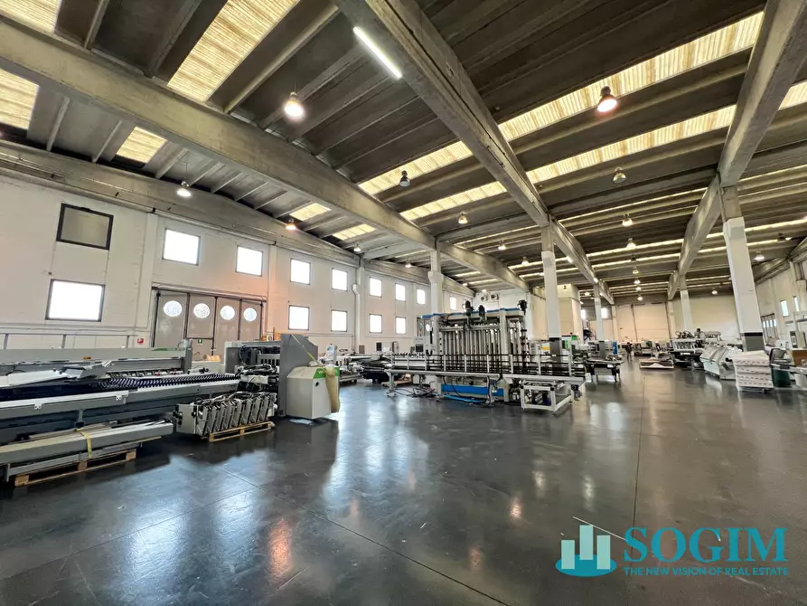 Immagine 8 di Capannone industriale in affitto  in via dell'artigianato 25 a Sesto Calende