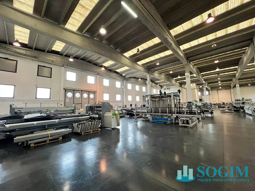 Immagine 10 di Capannone industriale in affitto  in via dell'artigianato 25 a Sesto Calende