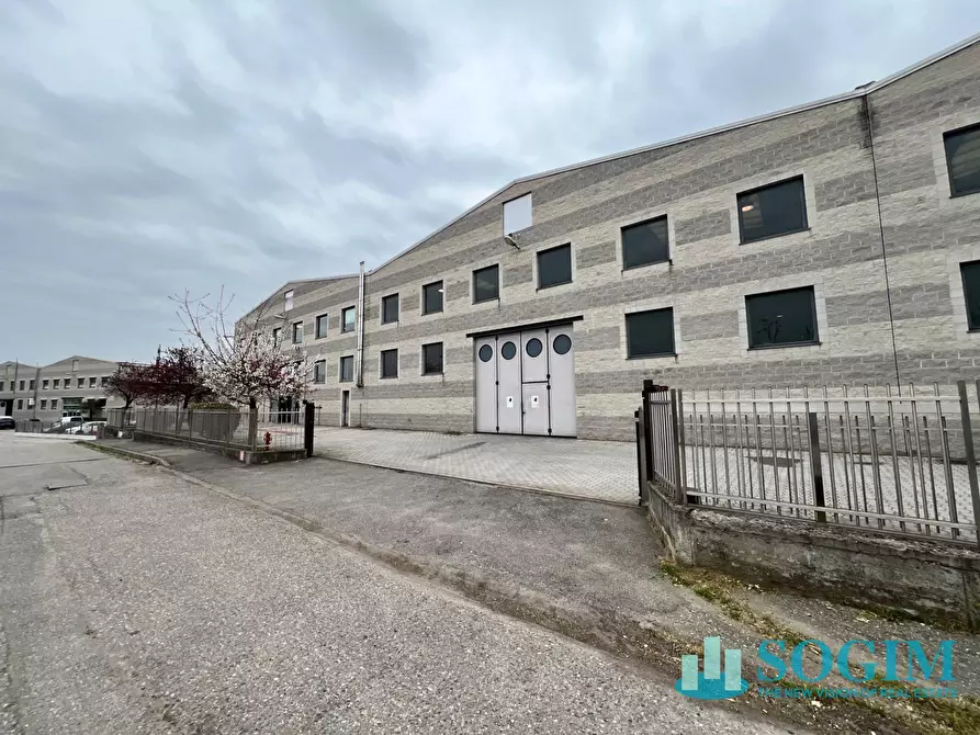 Immagine 21 di Capannone industriale in affitto  in via dell'artigianato 25 a Sesto Calende
