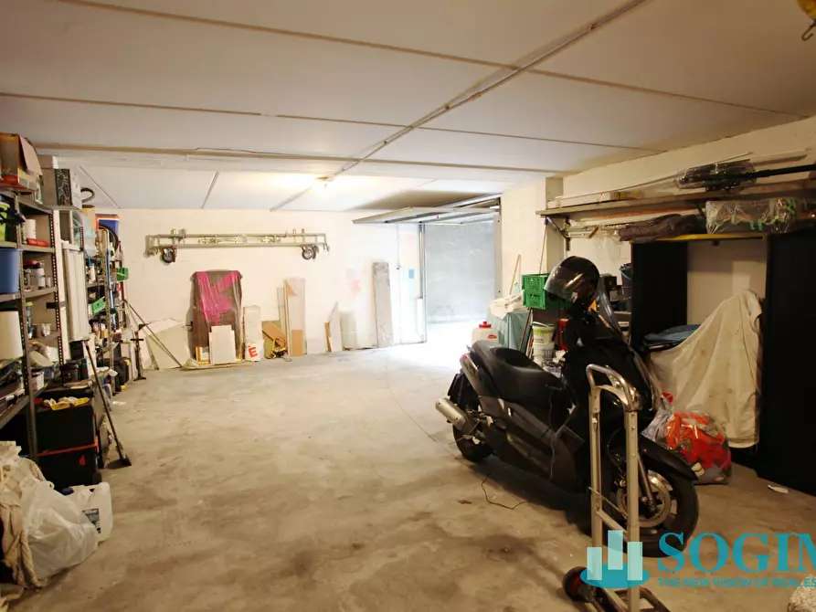 Immagine 8 di Magazzino in vendita  in Via Don Minzoni snc a Brugherio