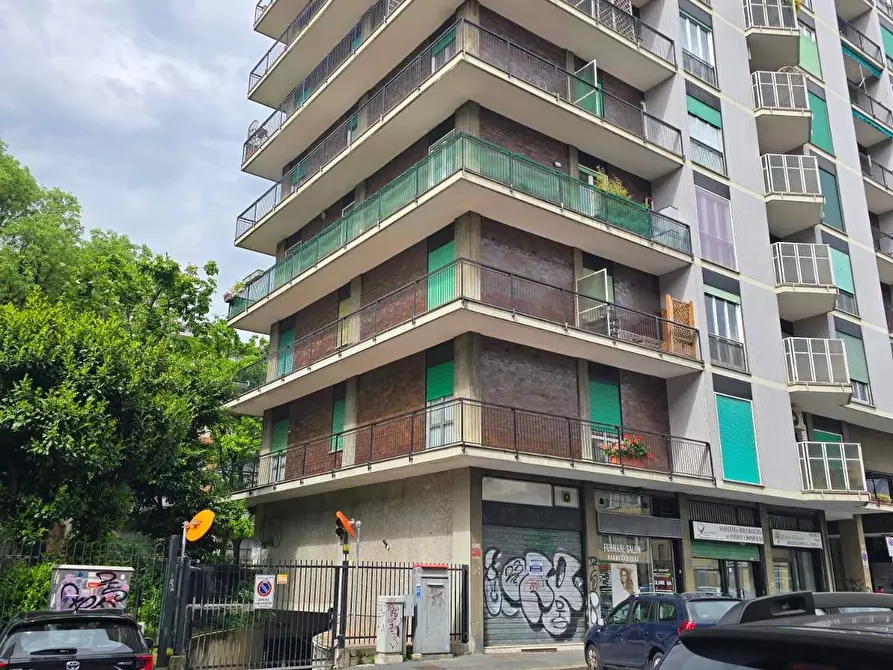 Immagine 27 di Negozio in vendita  in Via Padre Ravasi 16 a Sesto San Giovanni