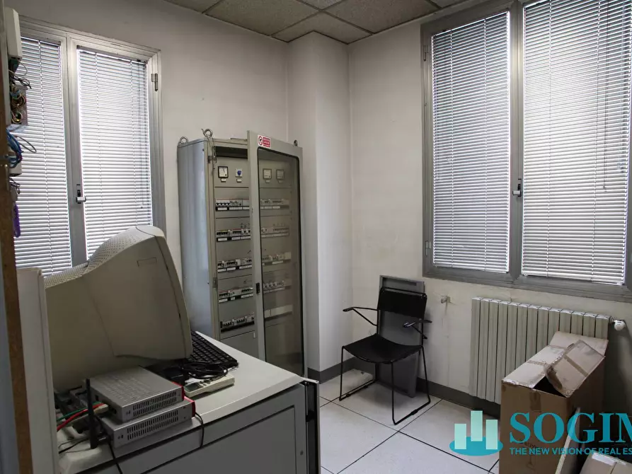 Immagine 34 di Capannone industriale in vendita  in via tolstoi 8/10 a San Giuliano Milanese