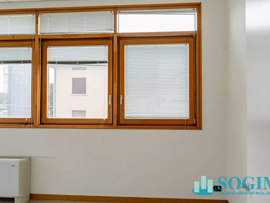 Immagine 10 di Ufficio in affitto  in Via Como 3 a Solbiate Con Cagno