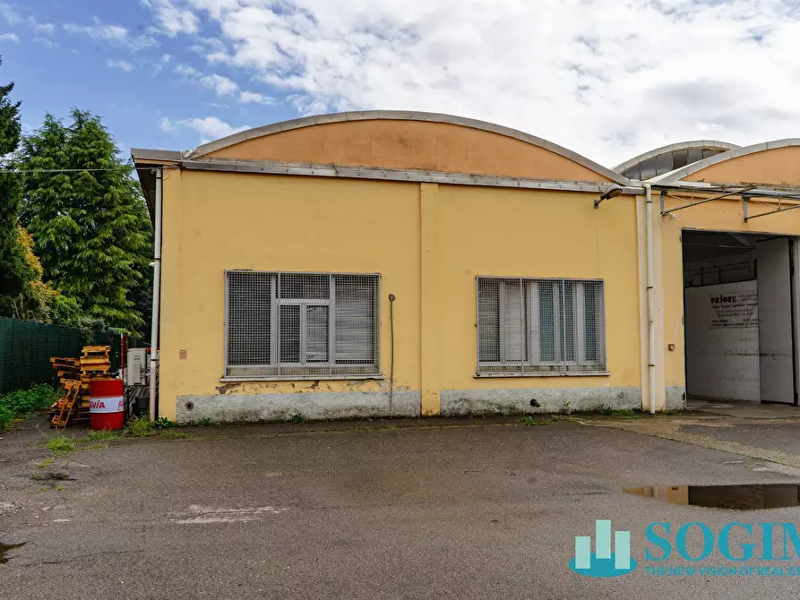 Immagine 1 di Capannone industriale in vendita  in Via Puccini 1 a Besano