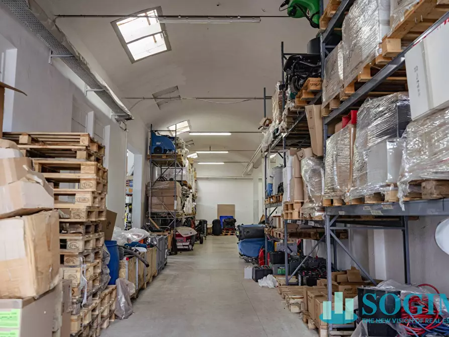 Immagine 4 di Capannone industriale in vendita  in Via Puccini 1 a Besano