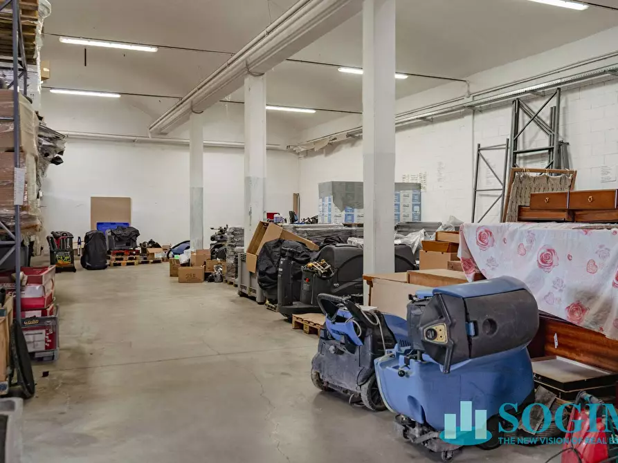 Immagine 5 di Capannone industriale in vendita  in Via Puccini 1 a Besano