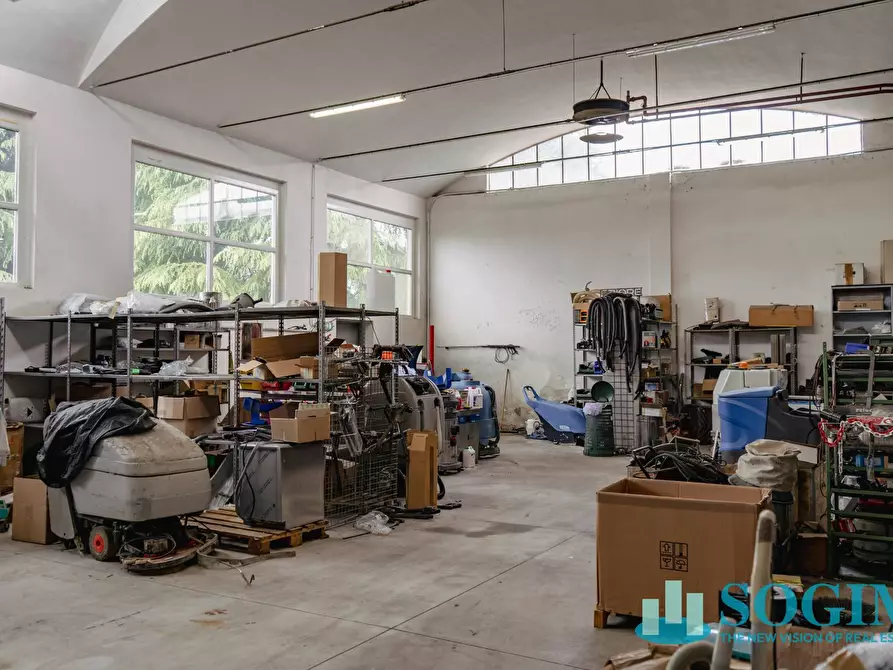 Immagine 8 di Capannone industriale in vendita  in Via Puccini 1 a Besano