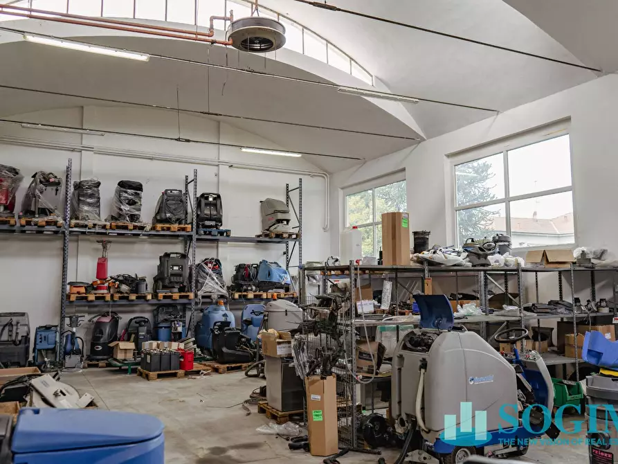 Immagine 10 di Capannone industriale in vendita  in Via Puccini 1 a Besano