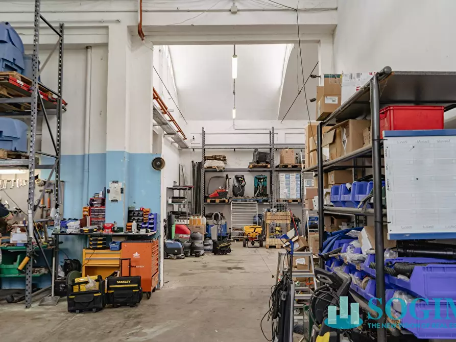 Immagine 15 di Capannone industriale in vendita  in Via Puccini 1 a Besano