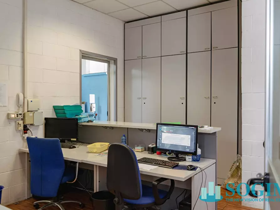 Immagine 16 di Capannone industriale in vendita  in Via Puccini 1 a Besano