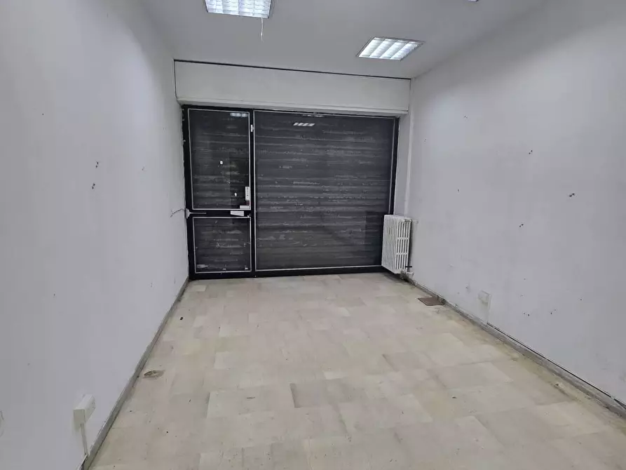 Immagine 25 di Negozio in affitto  in Via Padre Ravasi 16 a Sesto San Giovanni