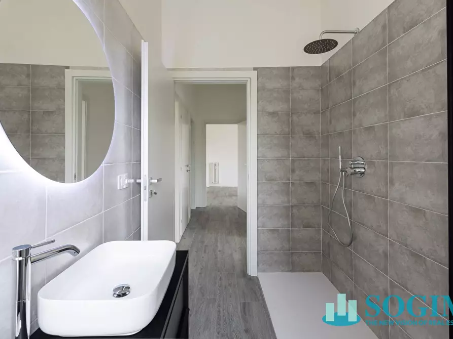 Immagine 14 di Appartamento in vendita  in Via Asti 8 a Seregno