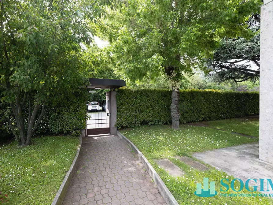 Immagine 46 di Appartamento in vendita  in Via Asti 8 a Seregno