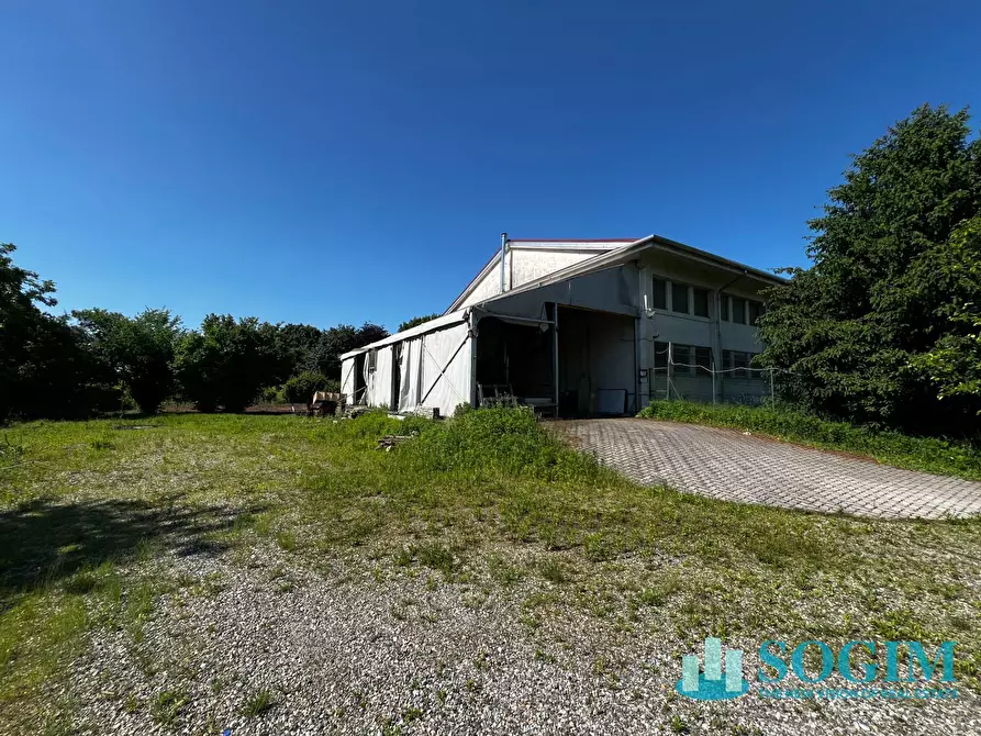 Immagine 4 di Capannone industriale in affitto  a Busto Arsizio