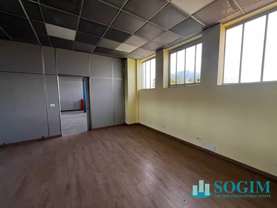 Immagine 11 di Capannone industriale in affitto  a Busto Arsizio