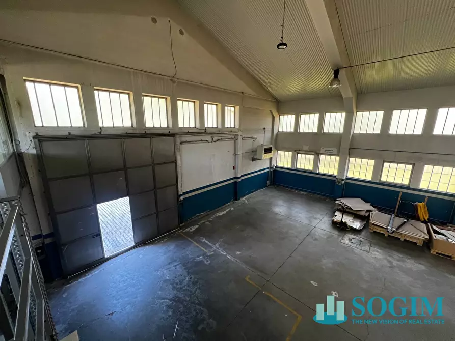 Immagine 14 di Capannone industriale in affitto  a Busto Arsizio