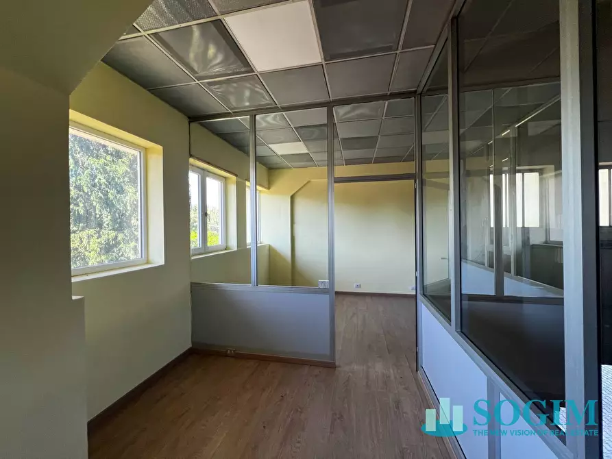 Immagine 15 di Capannone industriale in affitto  a Busto Arsizio