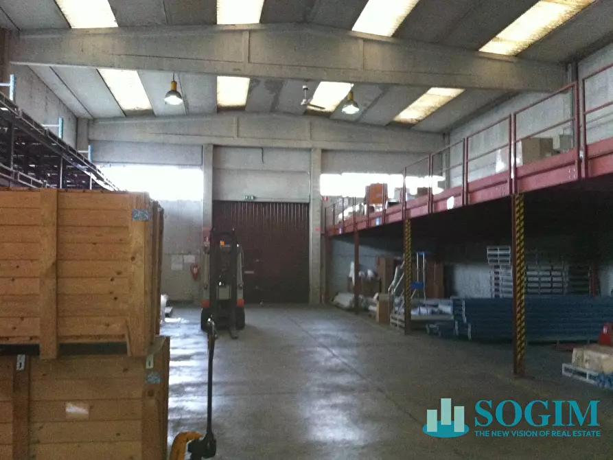 Immagine 1 di Capannone industriale in affitto  in VIA GALVANI 15/17 a Assago