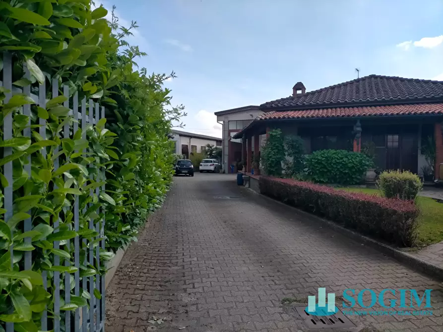 Immagine 2 di Capannone industriale in vendita  in via Camussone a Albuzzano