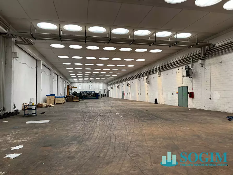 Immagine 1 di Capannone industriale in affitto  in via buscate a Magnago