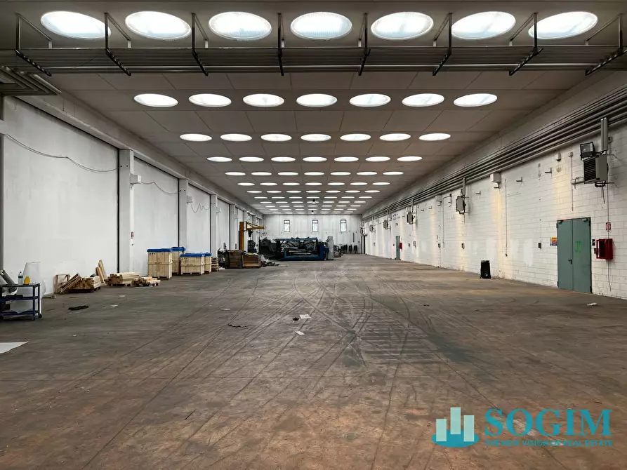 Immagine 2 di Capannone industriale in affitto  in via buscate a Magnago