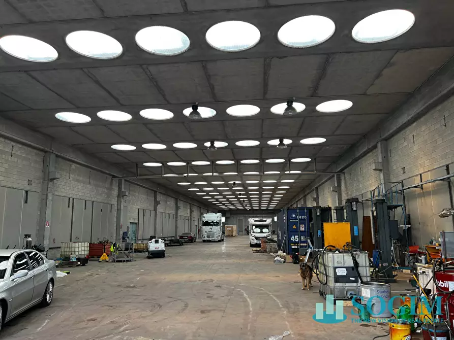 Immagine 3 di Capannone industriale in affitto  in via buscate a Magnago