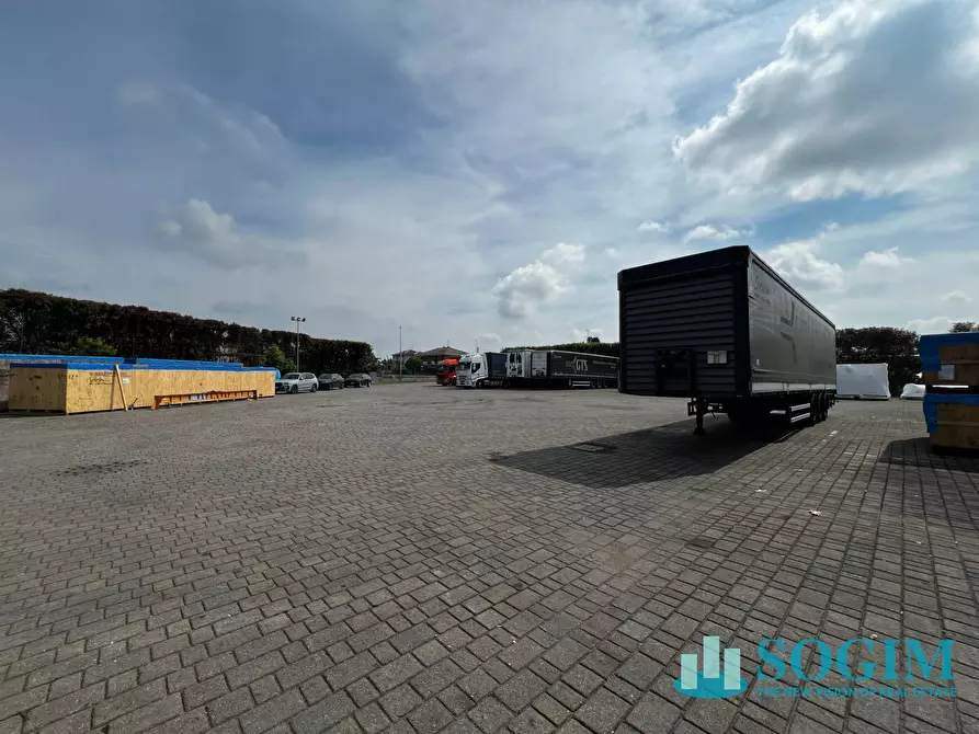 Immagine 4 di Capannone industriale in affitto  in via buscate a Magnago